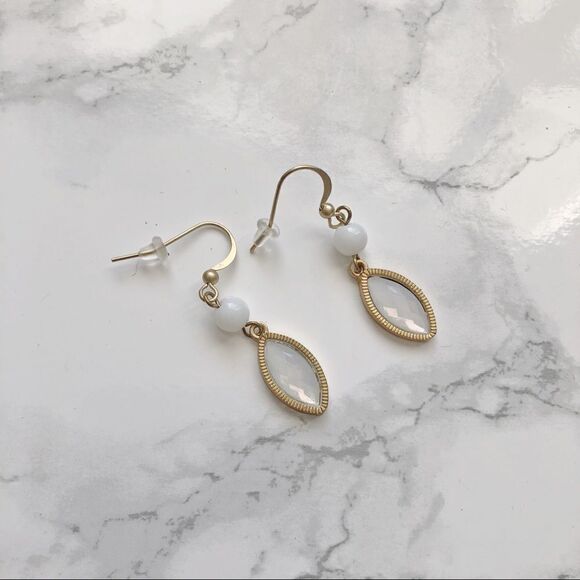 2/$30 Yellow White Gold Chain Necklace Earring Set - Picture 3 of 3